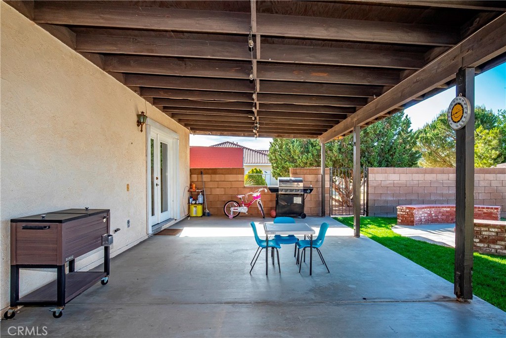 main property photo 28