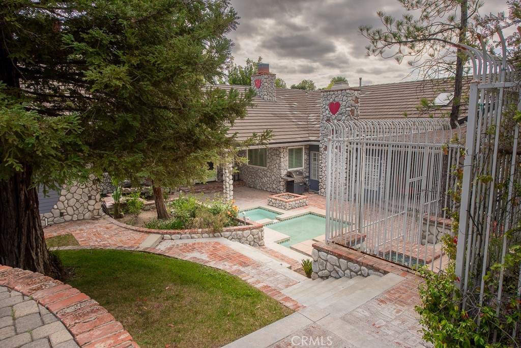 main property photo 40