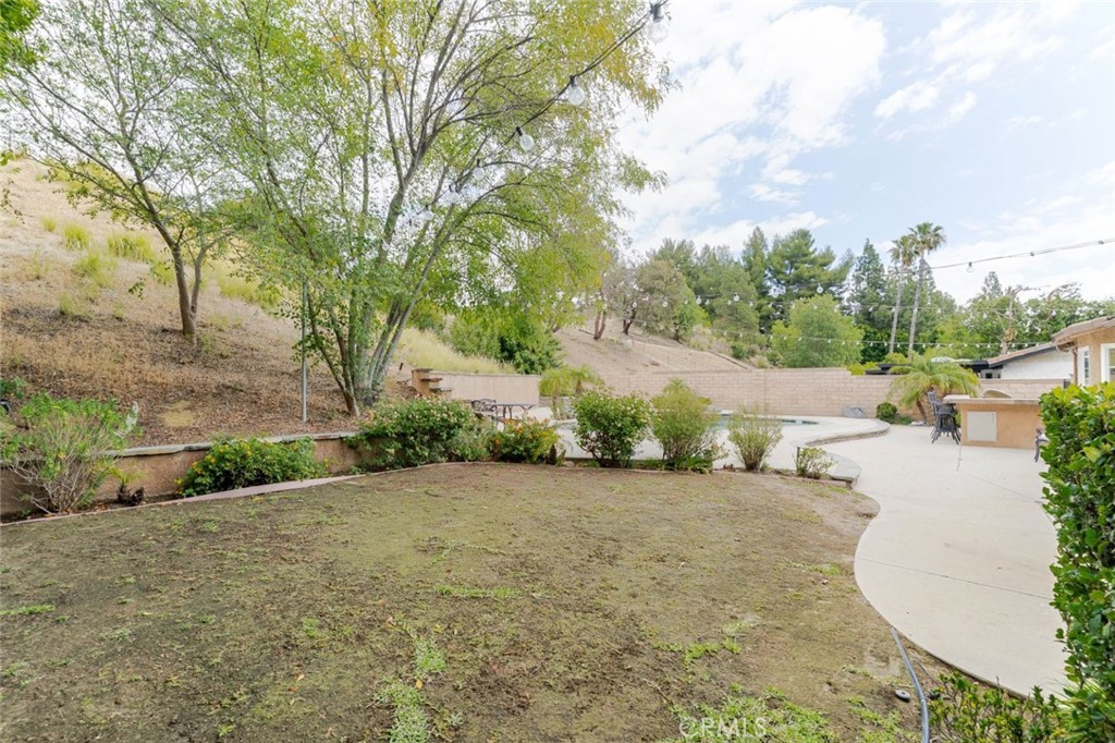 main property photo 33