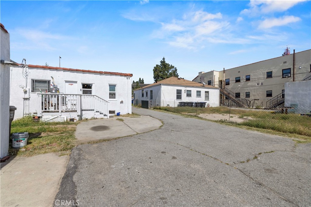 main property photo 12