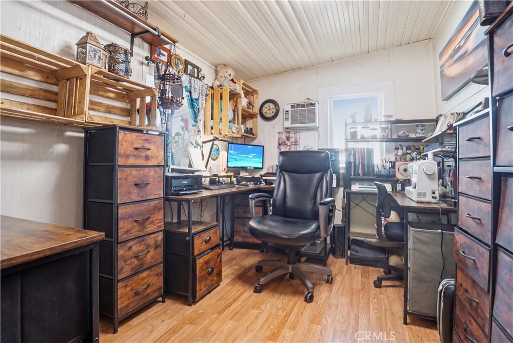 main property photo 13