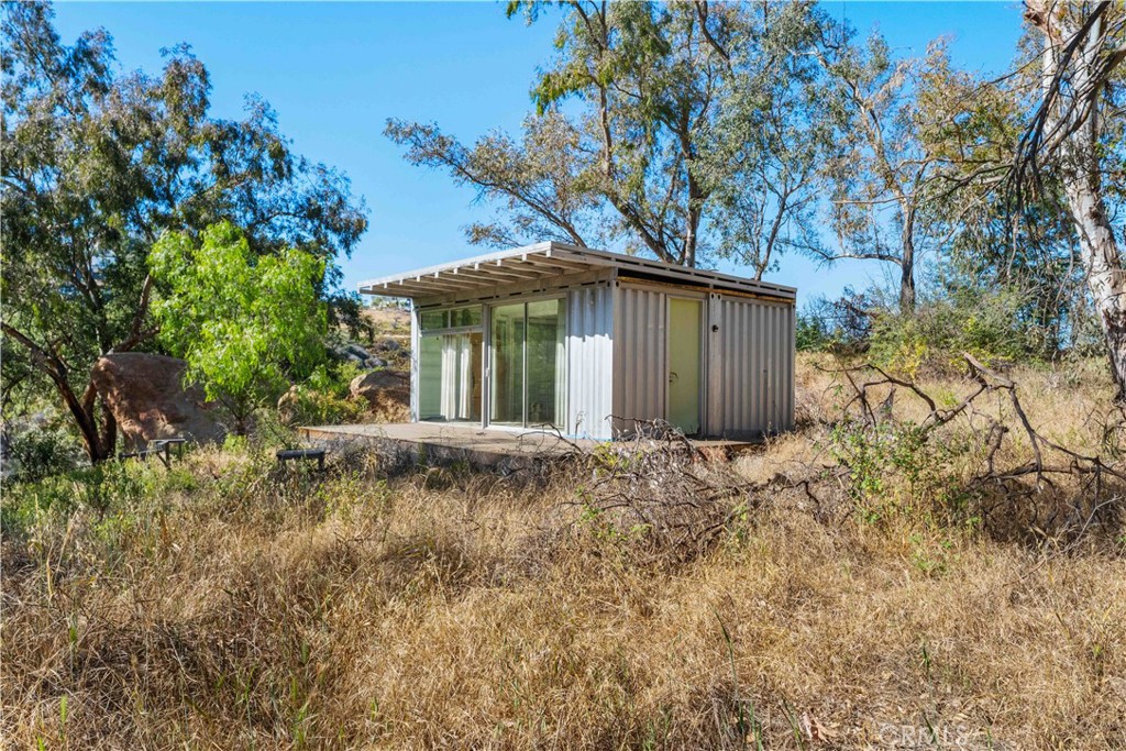 main property photo 23