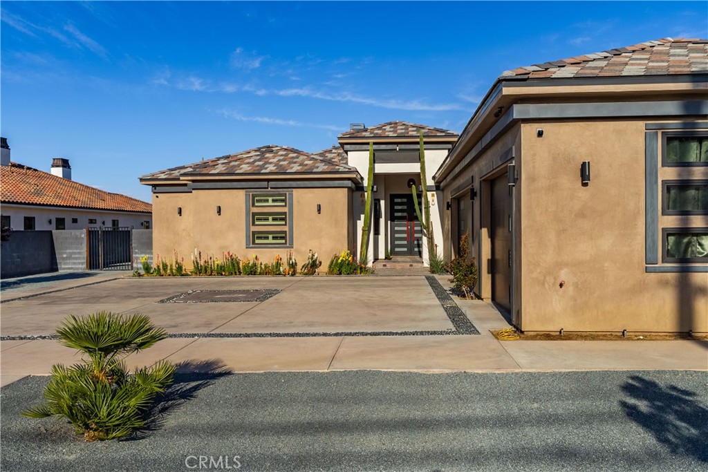 main property photo 74