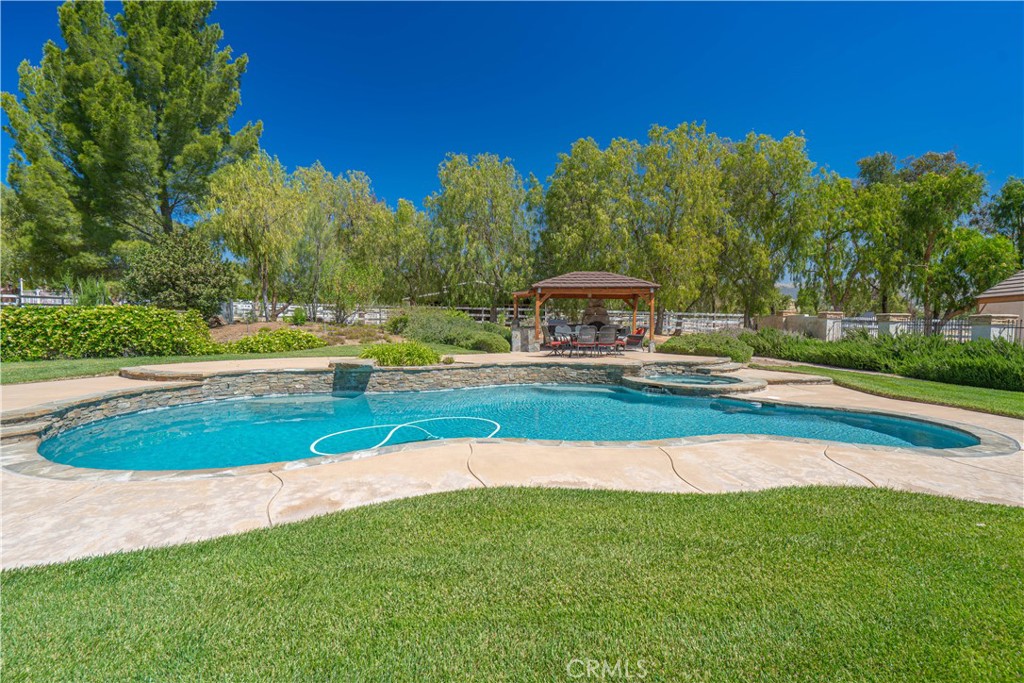main property photo 50