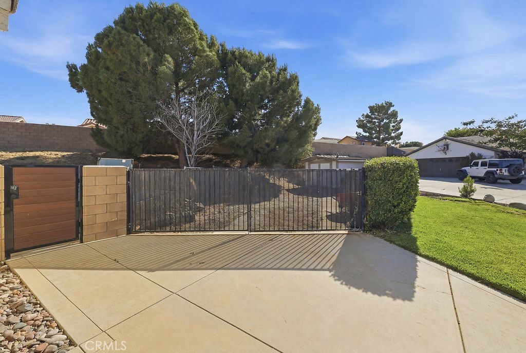 main property photo 33