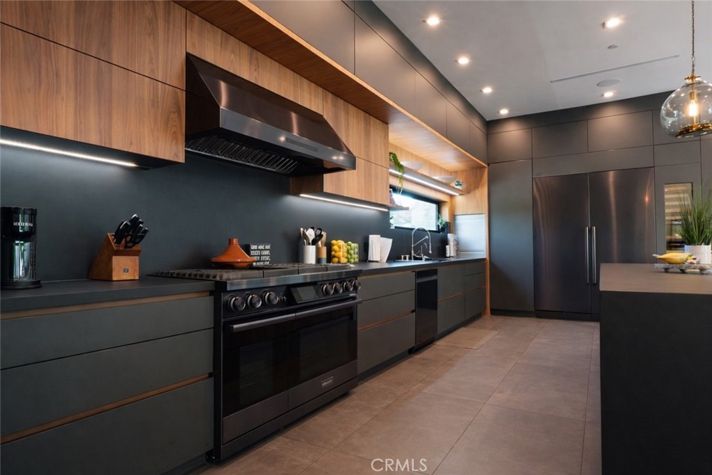 main property photo 70