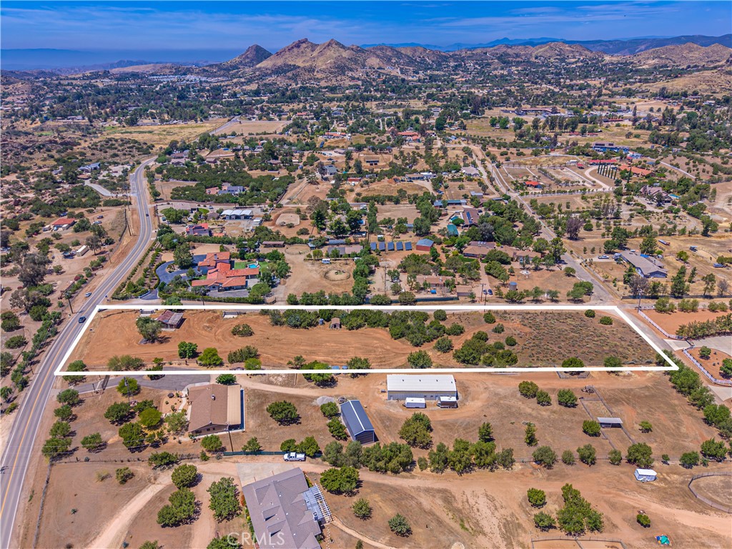 main property photo 17