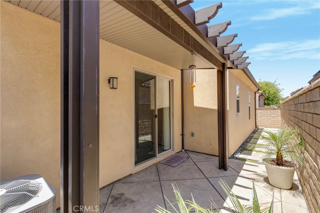 main property photo 28