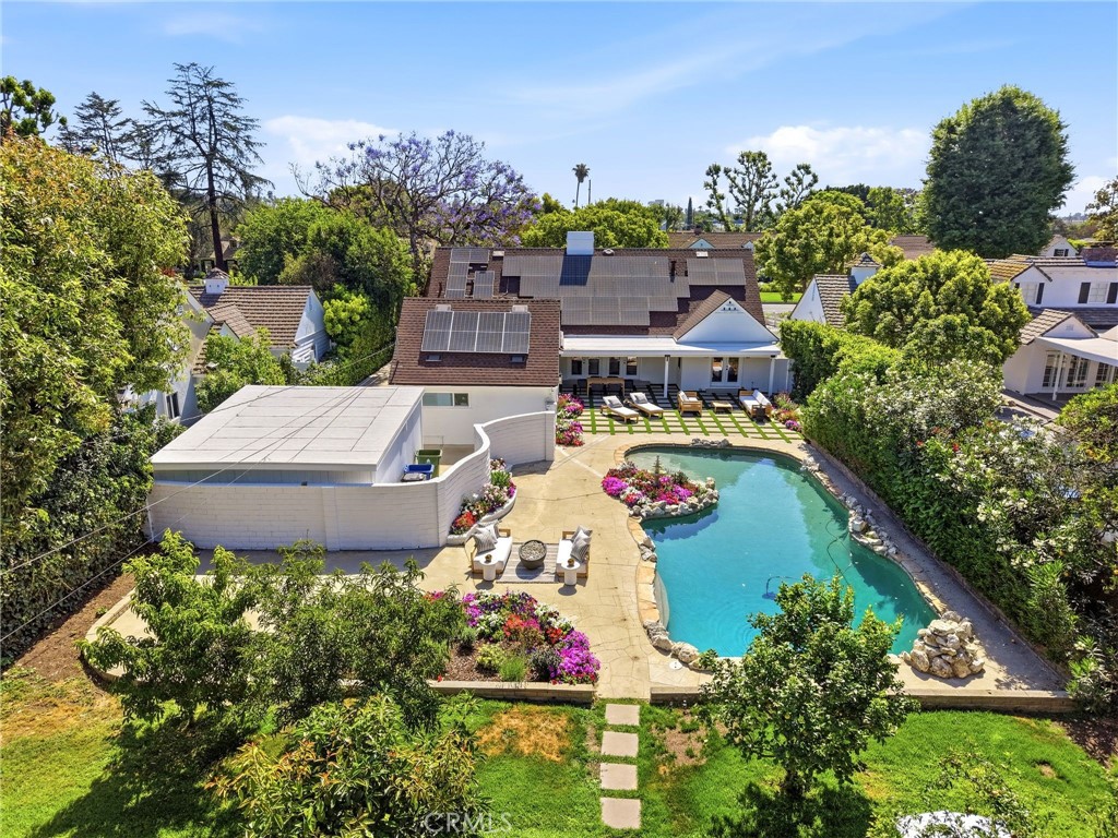 main property photo 40