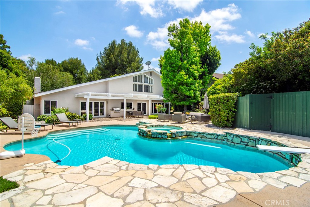 main property photo 50