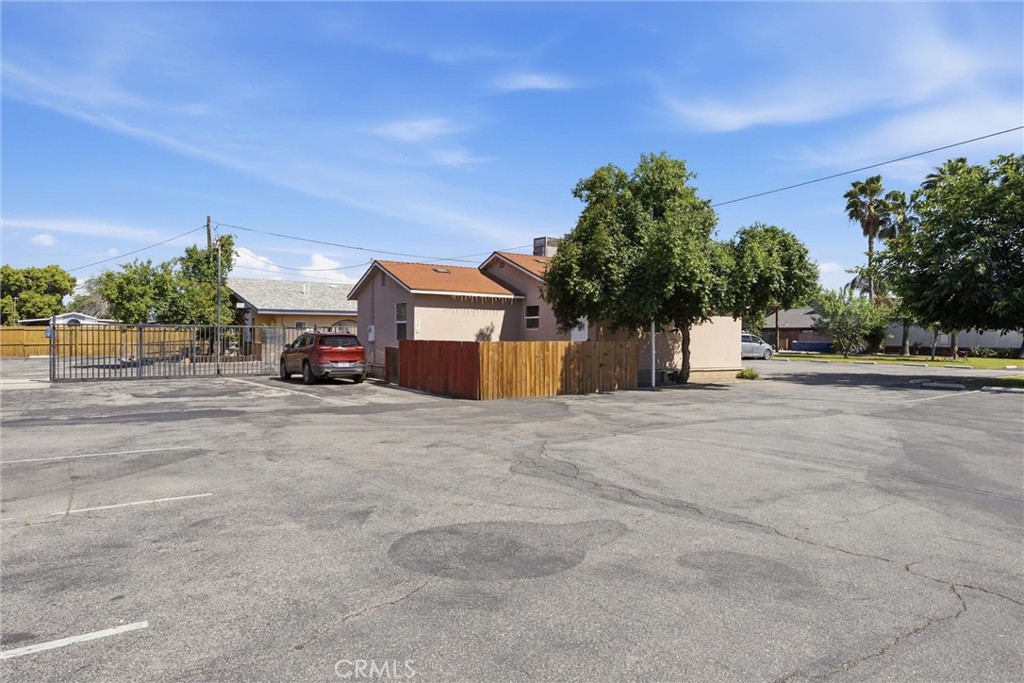 main property photo 10