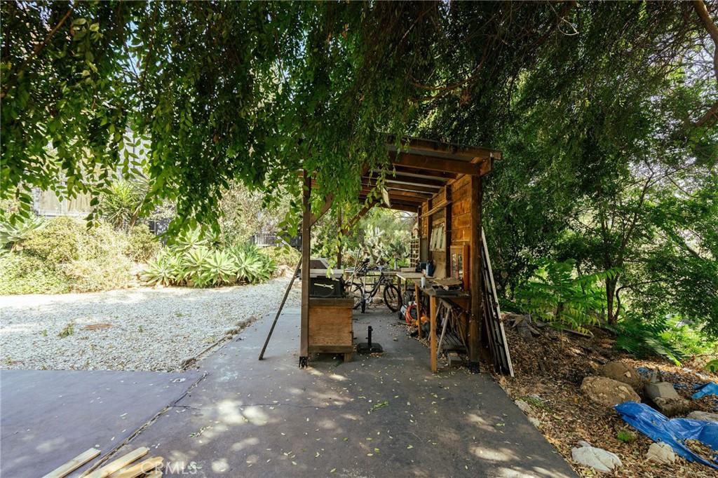 main property photo 28