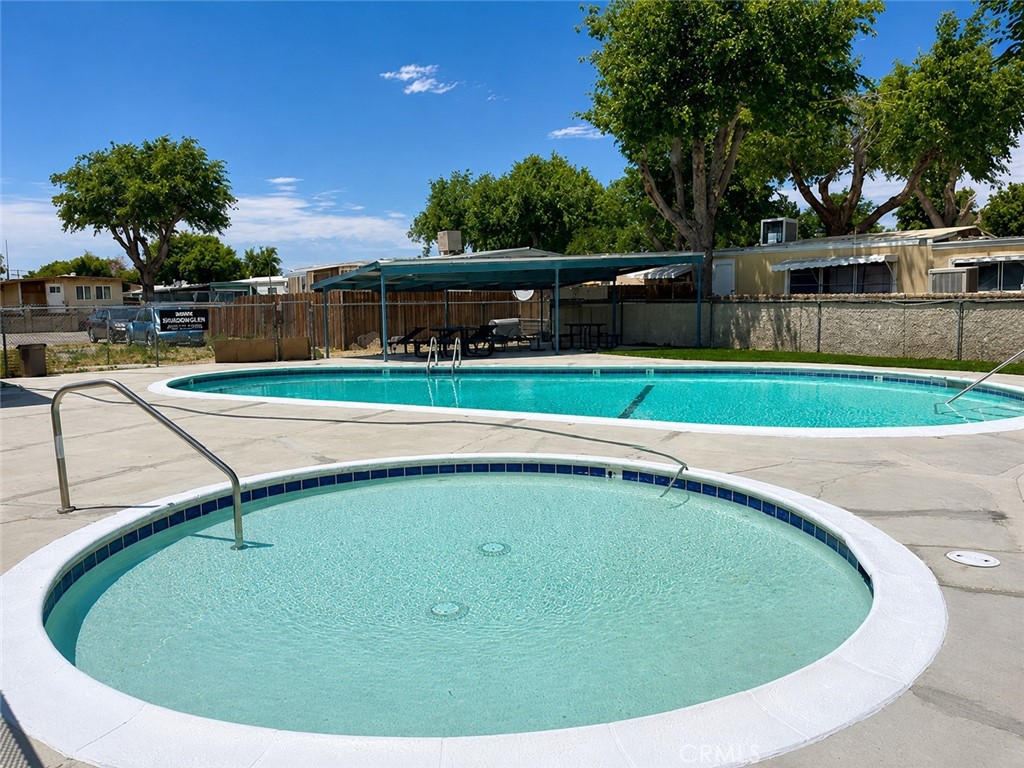 main property photo 13