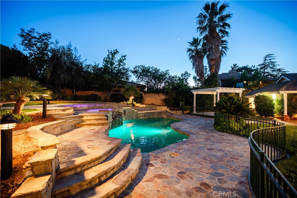 main property photo 4