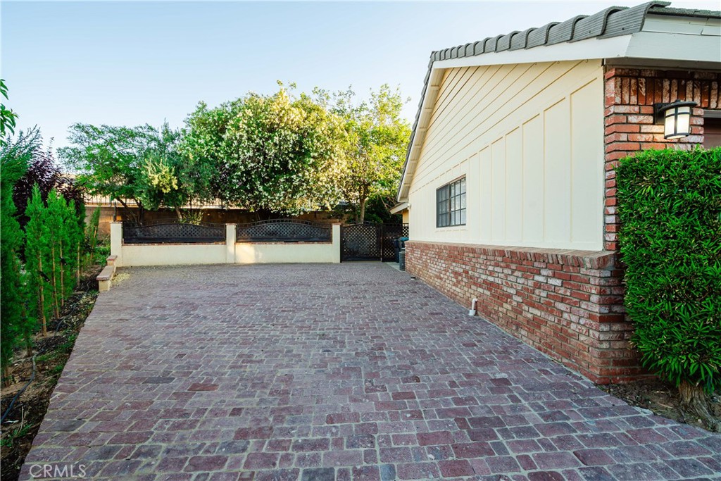 main property photo 74