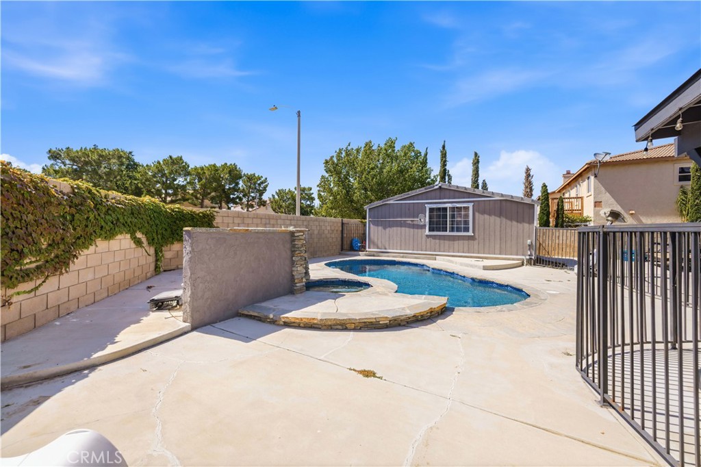 main property photo 33