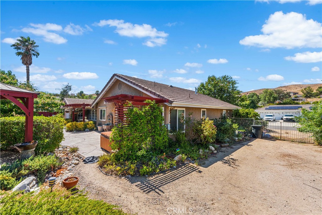 main property photo 15
