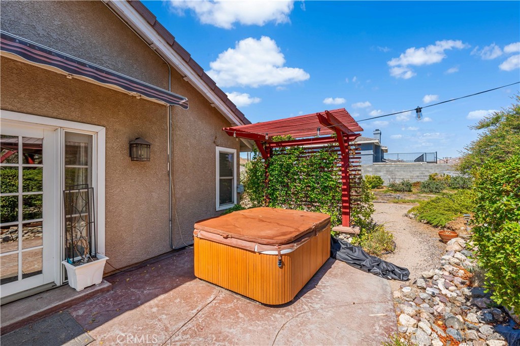 main property photo 9