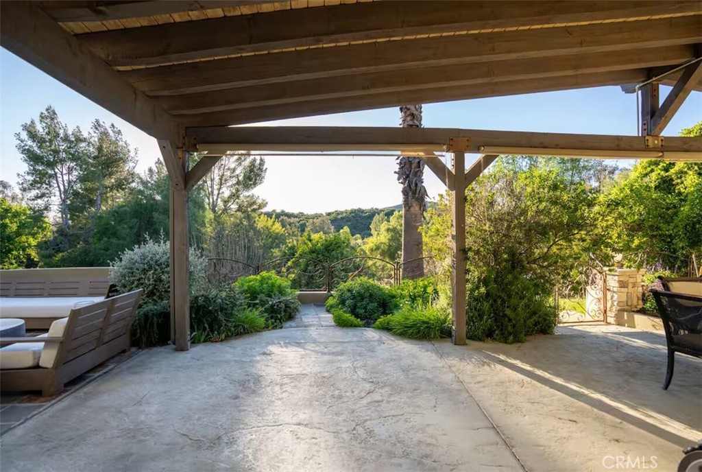 main property photo 25