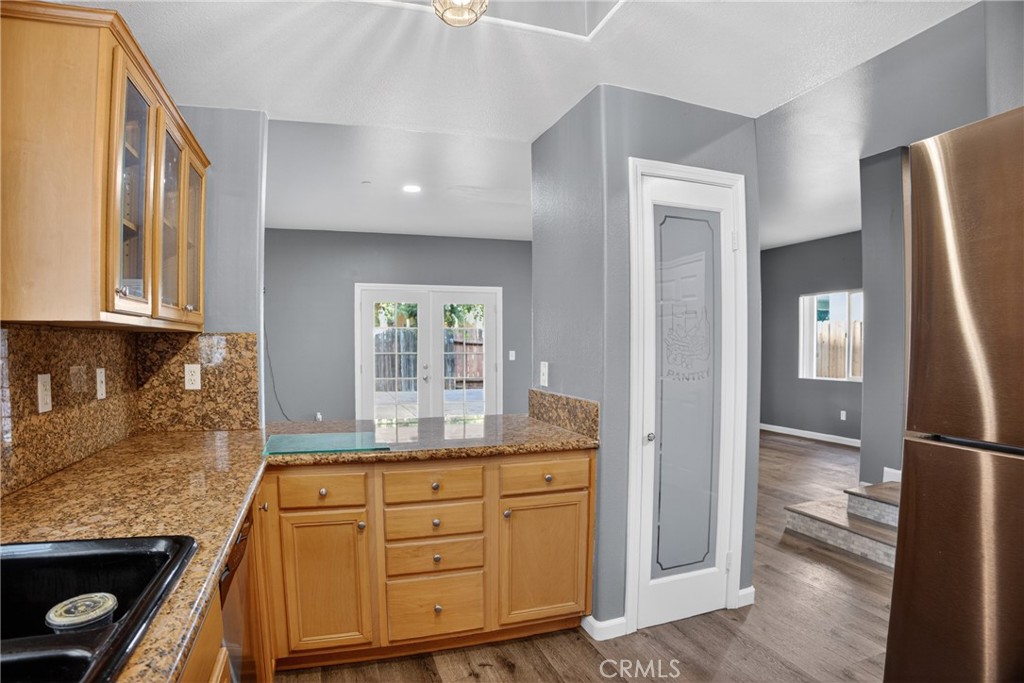 main property photo 12