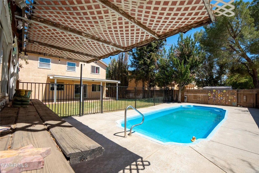 main property photo 30