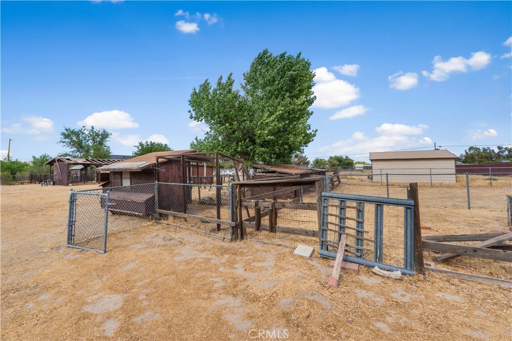 main property photo 41
