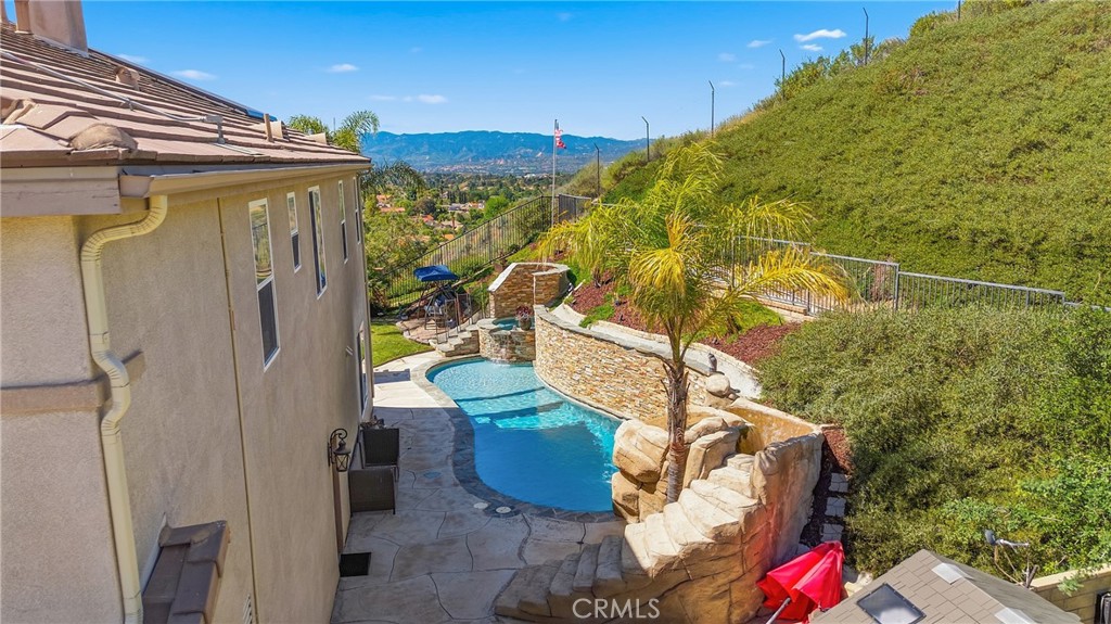 main property photo 74