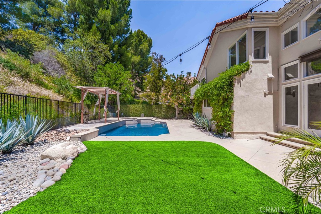 main property photo 32