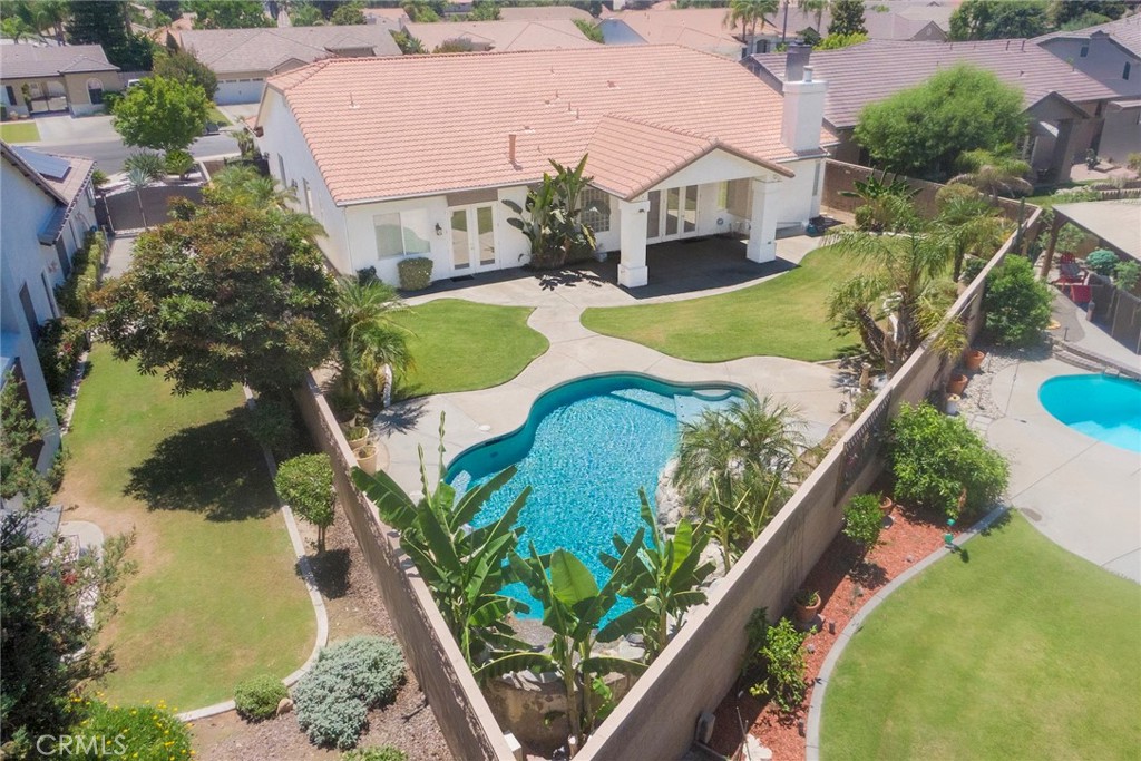 main property photo 23