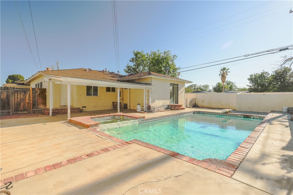 main property photo 18