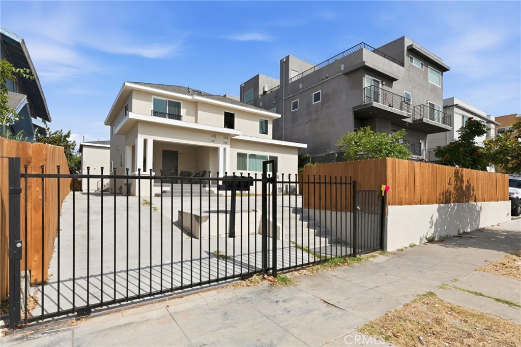 main property photo 23