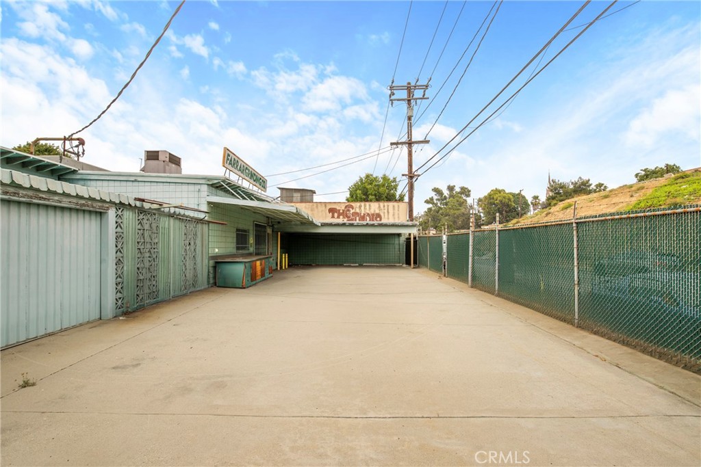 main property photo 10