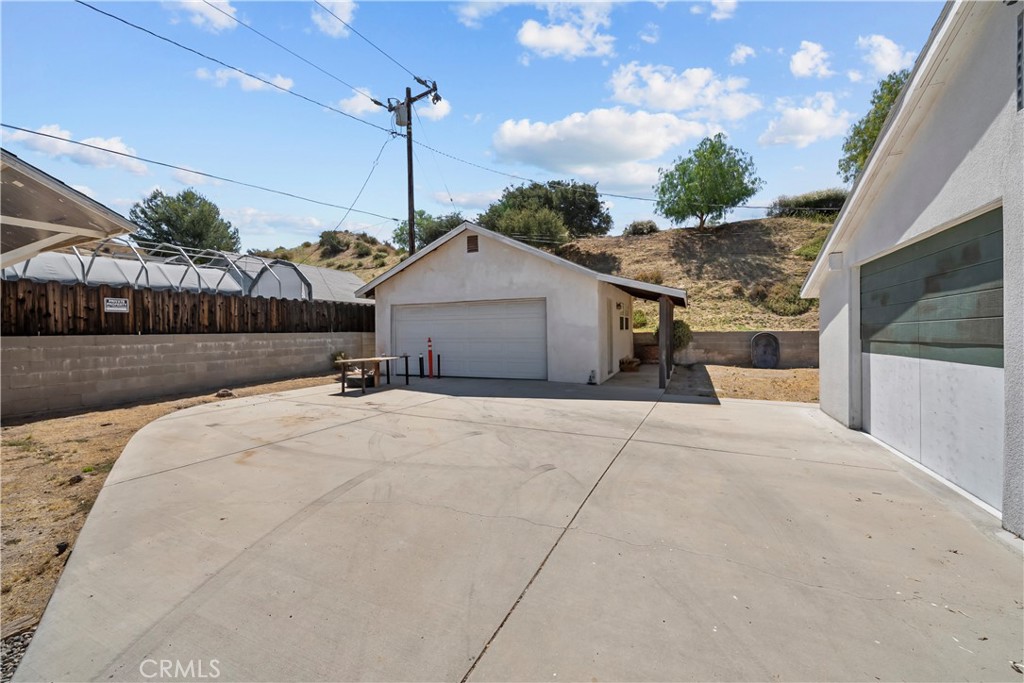 main property photo 10