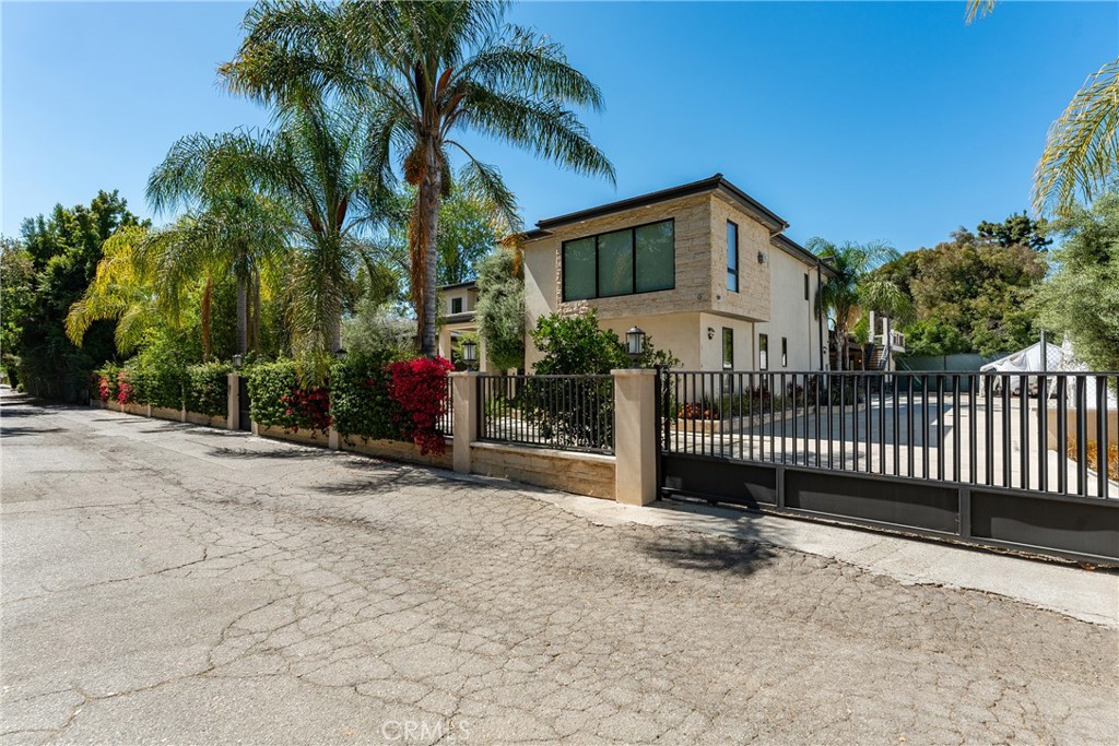 main property photo 54