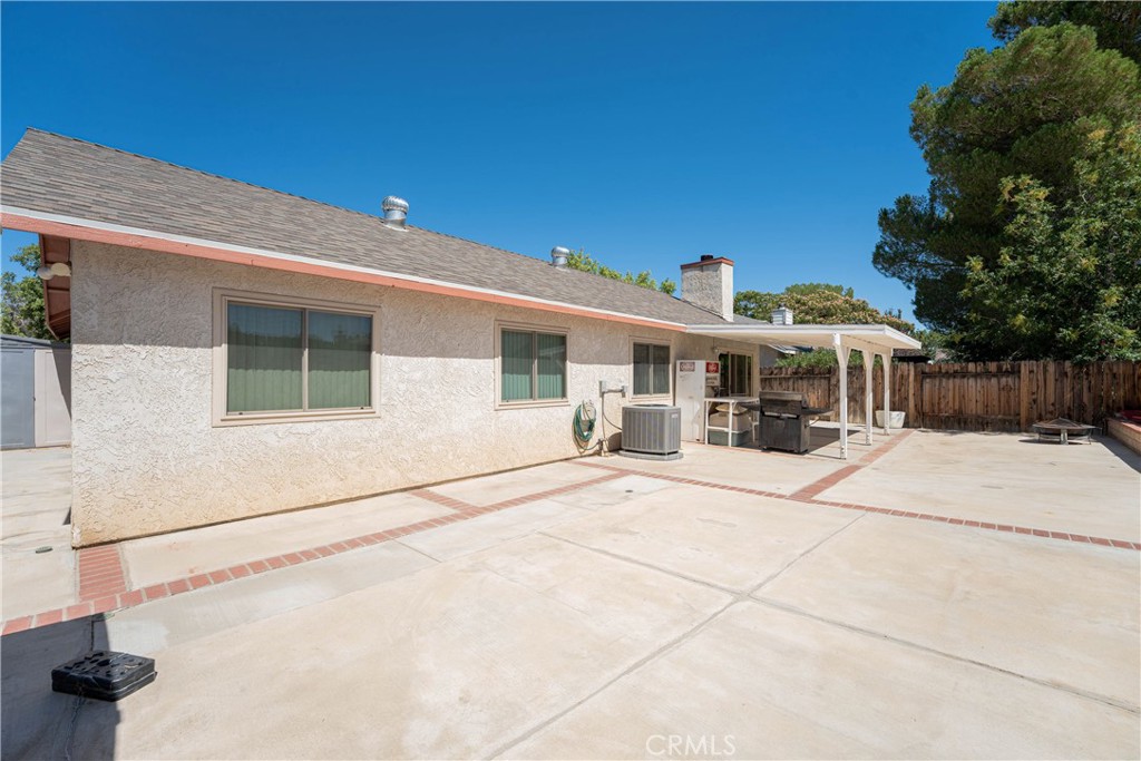 main property photo 28