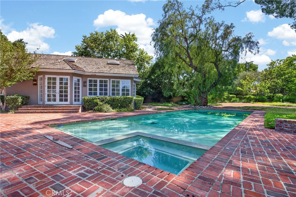 main property photo 50