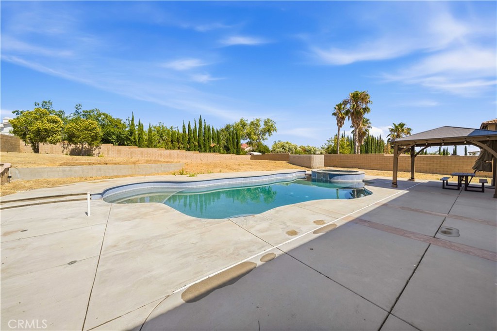 main property photo 50