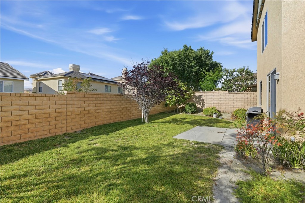 main property photo 40