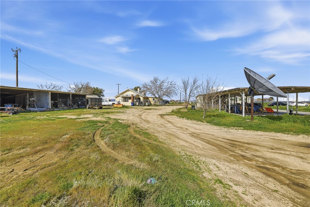 main property photo 28