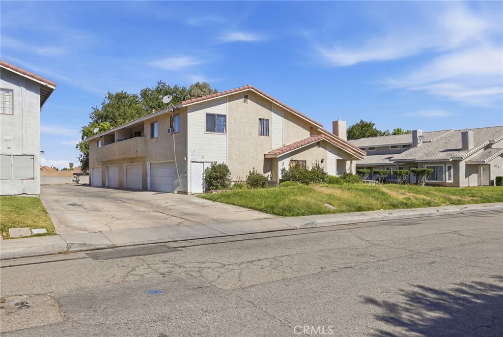 main property photo 9