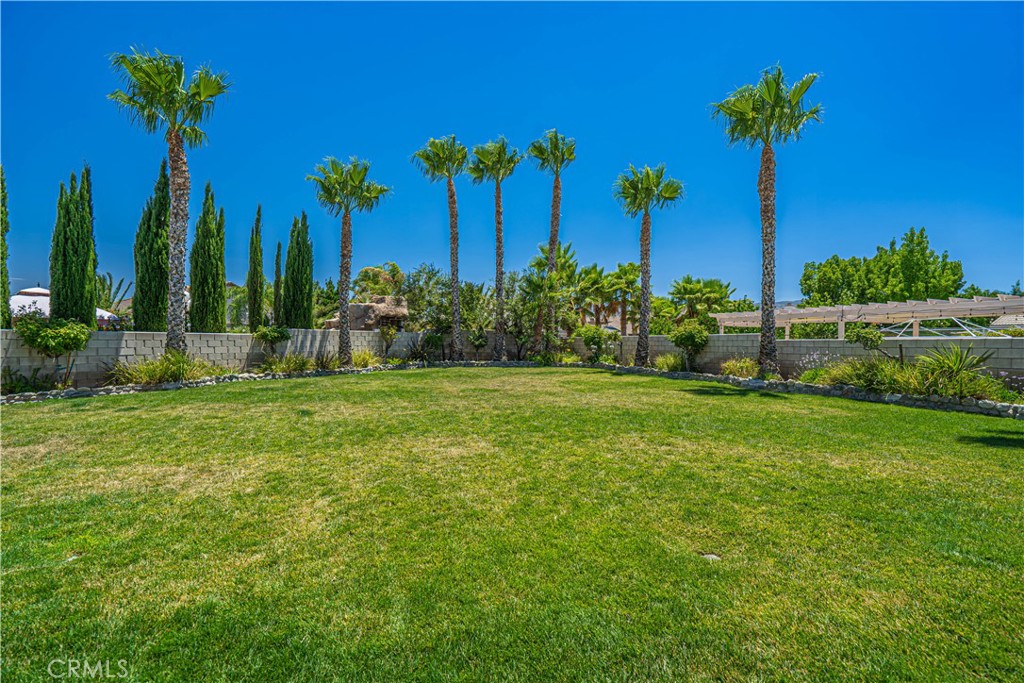 main property photo 28
