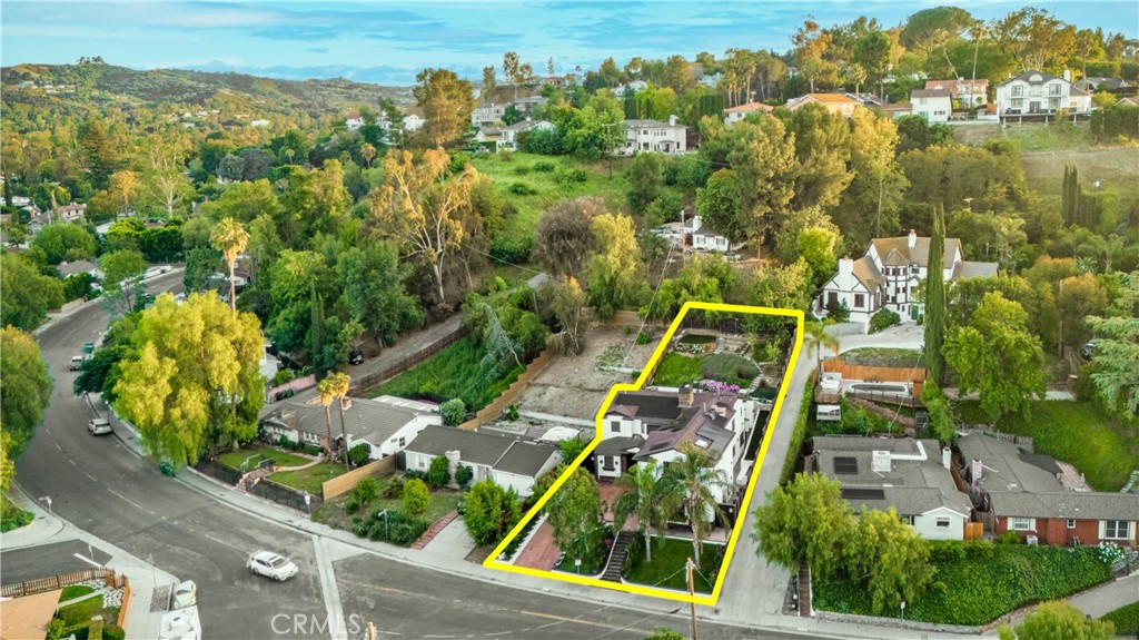 main property photo 40