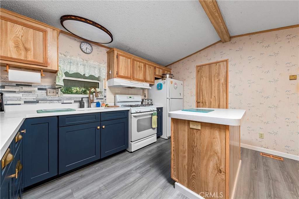 main property photo 57
