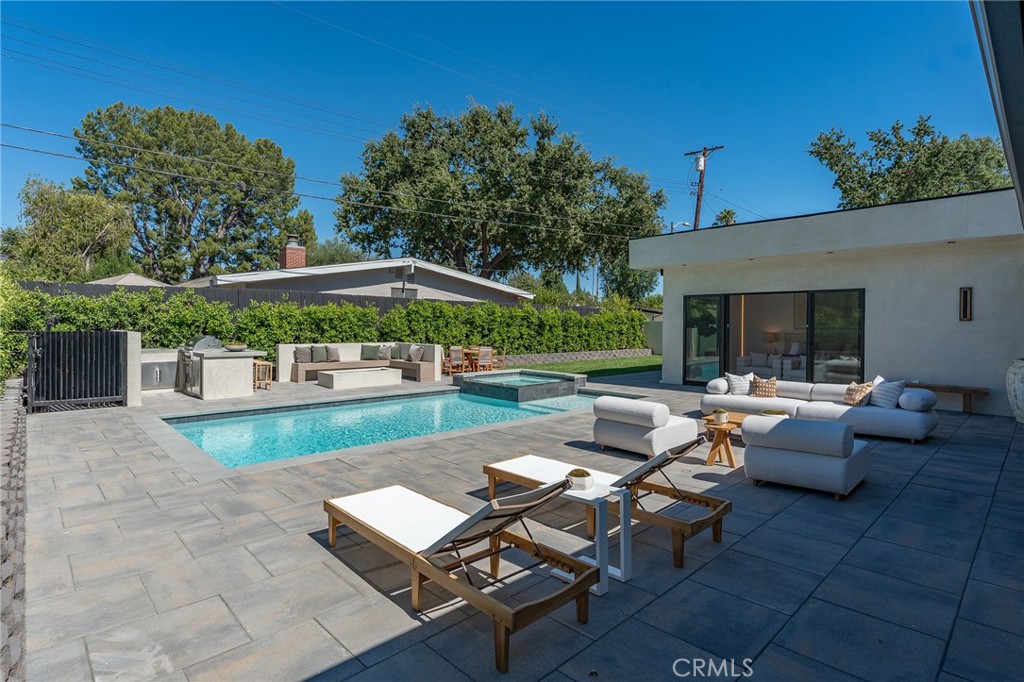 main property photo 50