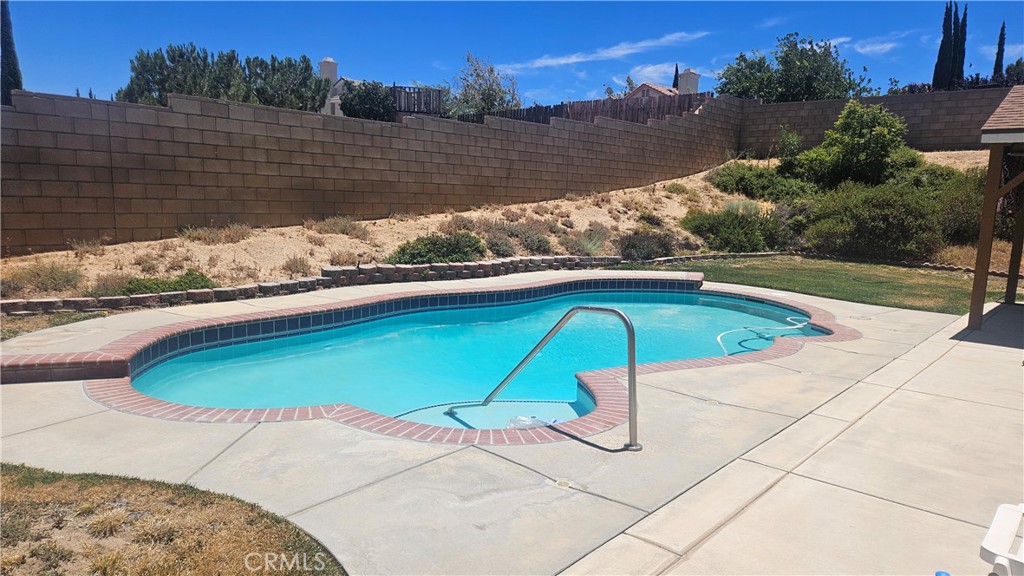 main property photo 15