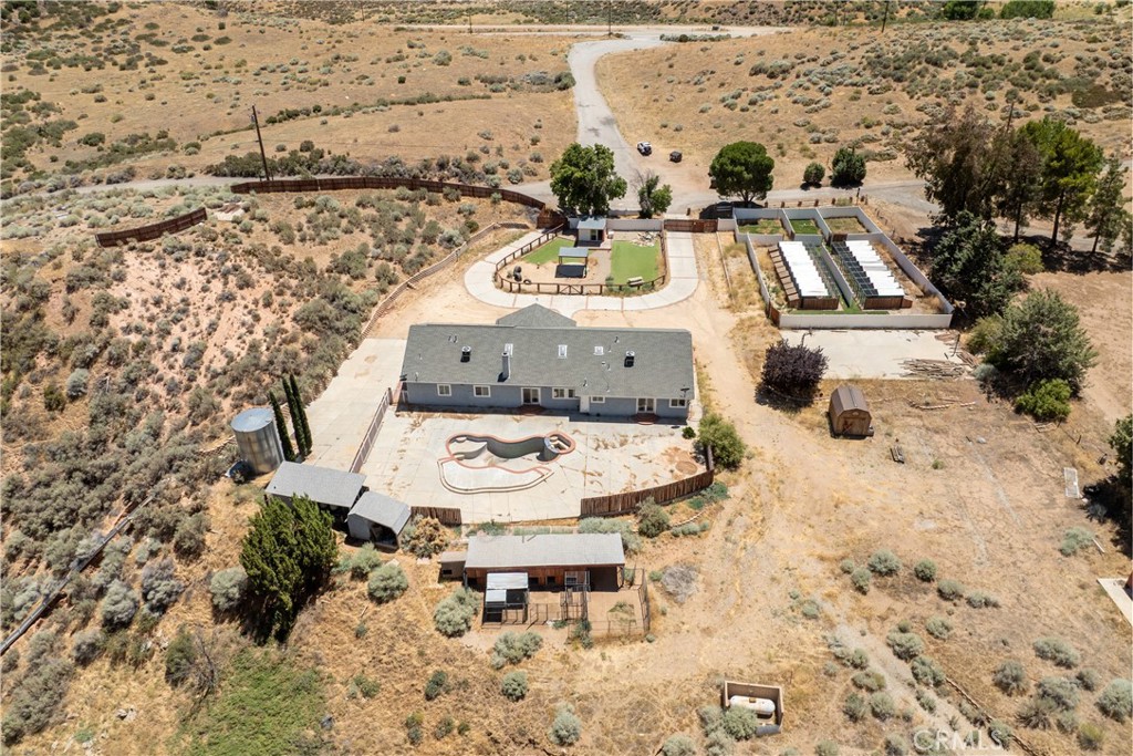 main property photo 28