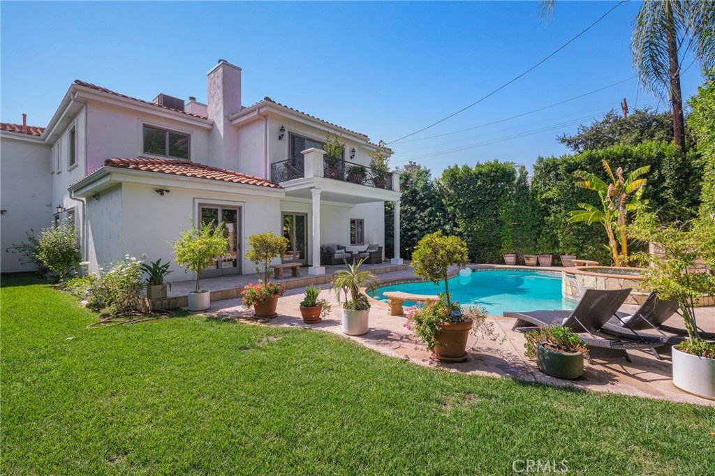 main property photo 29
