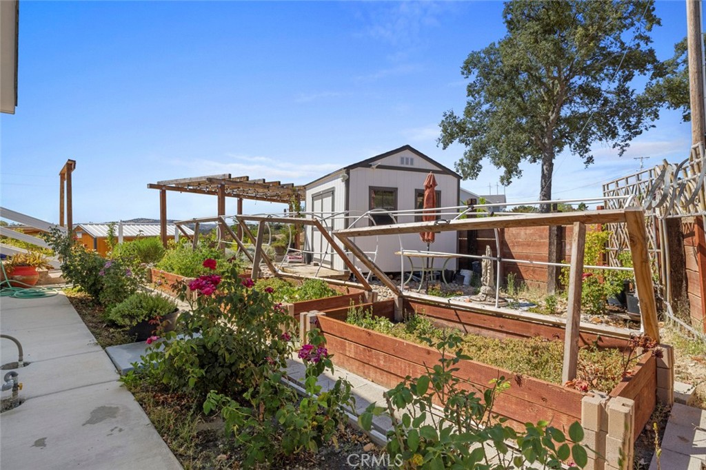 main property photo 7