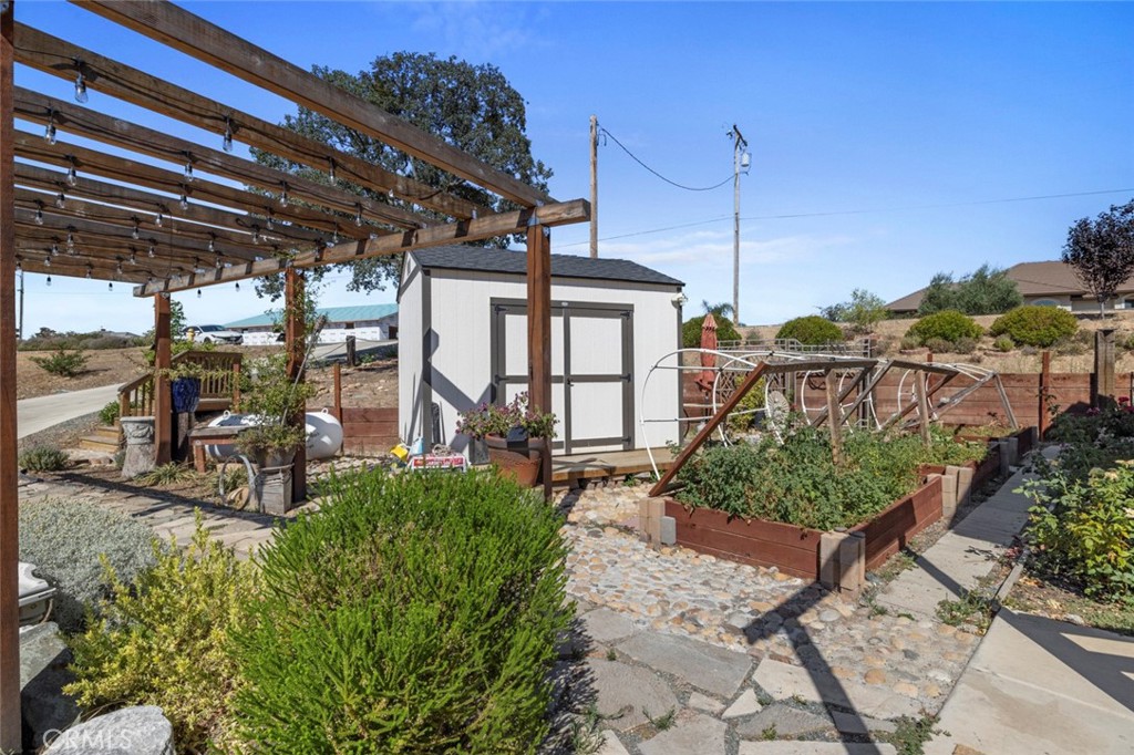 main property photo 9