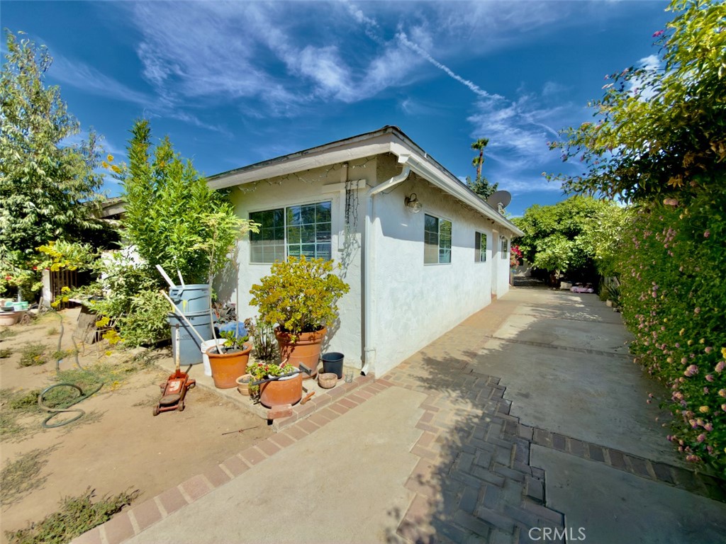 main property photo 25